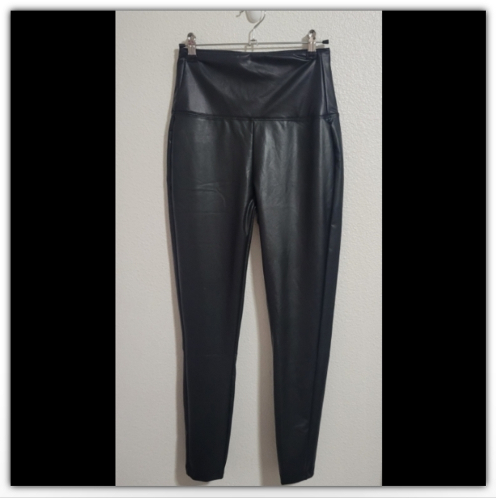 NWOT Zenana faux leather high waist leggings size medium